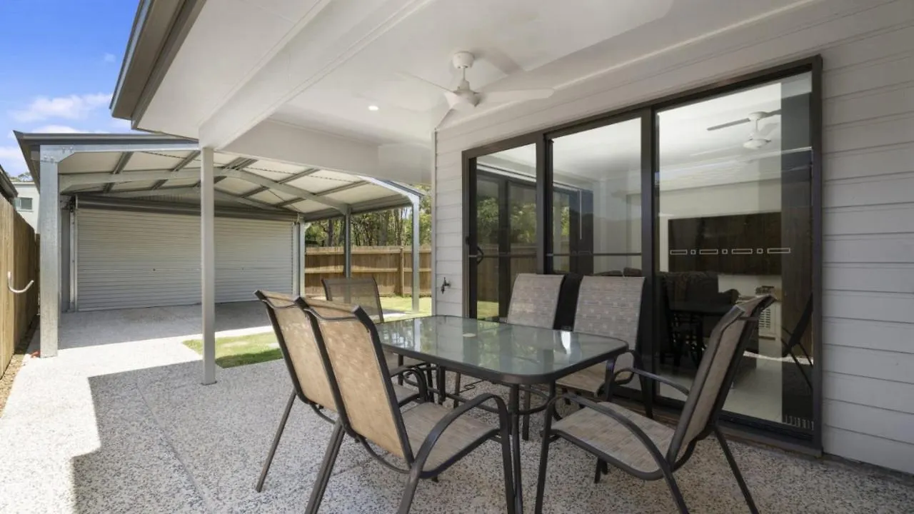 Lavish Beach House On The Surf Side! Woorim 0*,  Australia