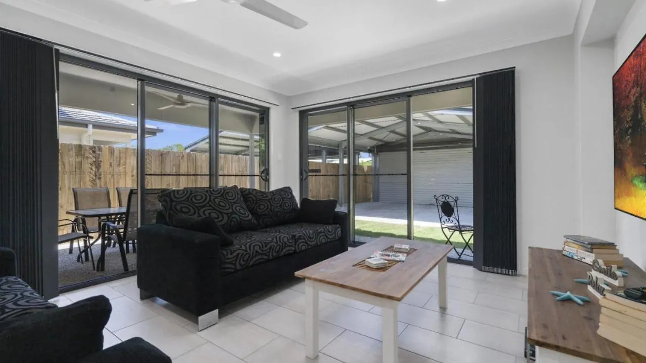 Lavish Beach House On The Surf Side! Woorim